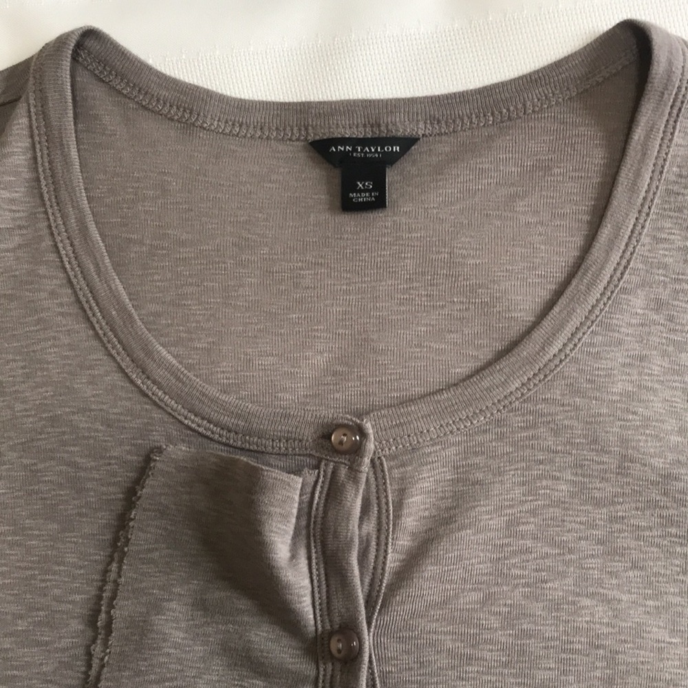 Vintage Ann Taylor Taupe Ruffle Button Cardigan Sweater XS - Picture 11 of 15